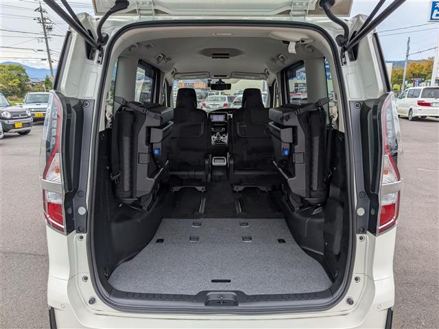 セレナ e-パワー ハイウェイスターV 純正メモリナビ/フルセグテレビ/全方位カメラ/両側パワースライドドア/プロパイロット/エマージェンシーブレーキ/BSM/オートホールド/前後コーナーセンサー/横滑り防止装置/盗難防止装置(13枚目)