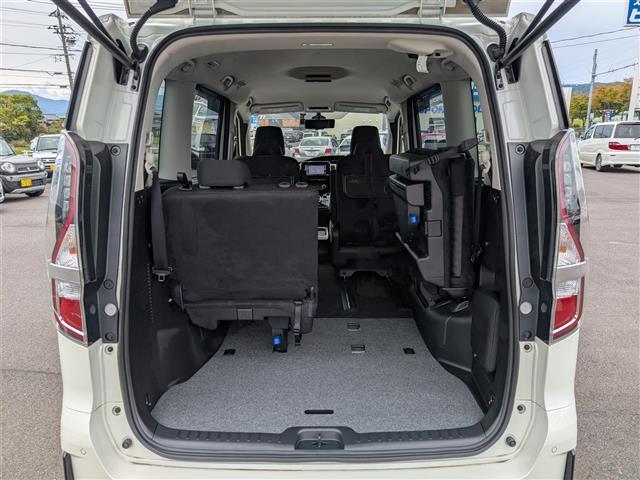 セレナ e-パワー ハイウェイスターV 純正メモリナビ/フルセグテレビ/全方位カメラ/両側パワースライドドア/プロパイロット/エマージェンシーブレーキ/BSM/オートホールド/前後コーナーセンサー/横滑り防止装置/盗難防止装置(38枚目)