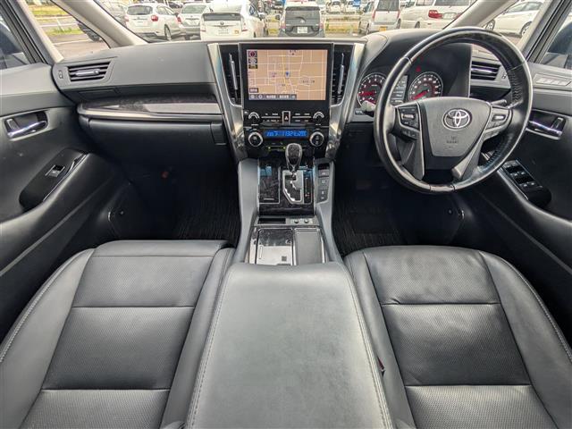 アルファード 2.5S Cパッケージ 10インチメーカーオプションナビ/フルセグテレビ/パノラミックビューモニター/両側パワースライドドア/JBLプレミアムサウンド/CDチェンジャー/トヨタセーフティセンス/BSM(2枚目)