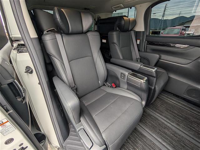 アルファード 2.5S Cパッケージ 10インチメーカーオプションナビ/フルセグテレビ/パノラミックビューモニター/両側パワースライドドア/JBLプレミアムサウンド/CDチェンジャー/トヨタセーフティセンス/BSM(10枚目)