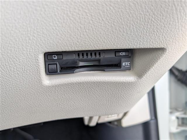 シエンタ ハイブリッドG 純正ナビ ☆CD DVD Bluetooth フルセグ AM FM☆純正12型フリップダウンモニター☆トヨタセーフティセンス☆プリクラッシュセーフティシステム☆レーンディパーチャーアラート(8枚目)