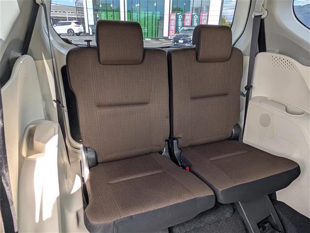 シエンタ ハイブリッドG 純正ナビ ☆CD DVD Bluetooth フルセグ AM FM☆純正12型フリップダウンモニター☆トヨタセーフティセンス☆プリクラッシュセーフティシステム☆レーンディパーチャーアラート(12枚目)