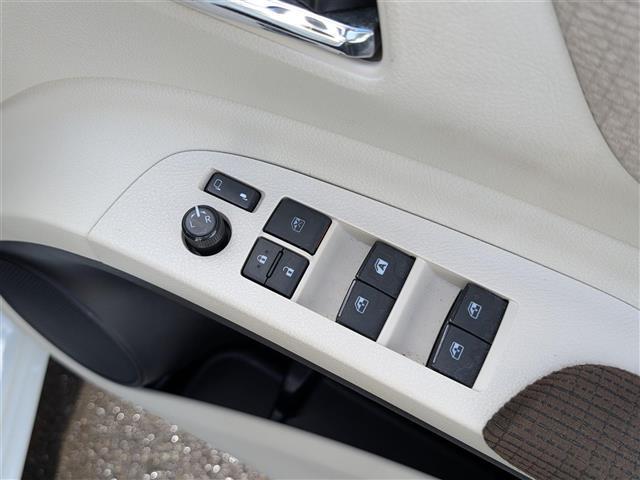 シエンタ ハイブリッドG 純正ナビ ☆CD DVD Bluetooth フルセグ AM FM☆純正12型フリップダウンモニター☆トヨタセーフティセンス☆プリクラッシュセーフティシステム☆レーンディパーチャーアラート(22枚目)