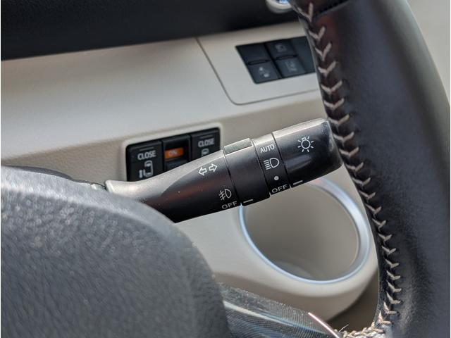 シエンタ ハイブリッドG 純正ナビ ☆CD DVD Bluetooth フルセグ AM FM☆純正12型フリップダウンモニター☆トヨタセーフティセンス☆プリクラッシュセーフティシステム☆レーンディパーチャーアラート(25枚目)