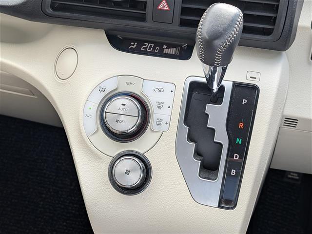 シエンタ ハイブリッドG 純正ナビ ☆CD DVD Bluetooth フルセグ AM FM☆純正12型フリップダウンモニター☆トヨタセーフティセンス☆プリクラッシュセーフティシステム☆レーンディパーチャーアラート(29枚目)