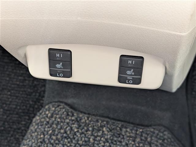 シエンタ ハイブリッドG 純正ナビ ☆CD DVD Bluetooth フルセグ AM FM☆純正12型フリップダウンモニター☆トヨタセーフティセンス☆プリクラッシュセーフティシステム☆レーンディパーチャーアラート(31枚目)