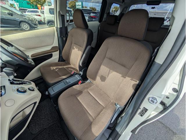 シエンタ ハイブリッドG 純正ナビ ☆CD DVD Bluetooth フルセグ AM FM☆純正12型フリップダウンモニター☆トヨタセーフティセンス☆プリクラッシュセーフティシステム☆レーンディパーチャーアラート(34枚目)