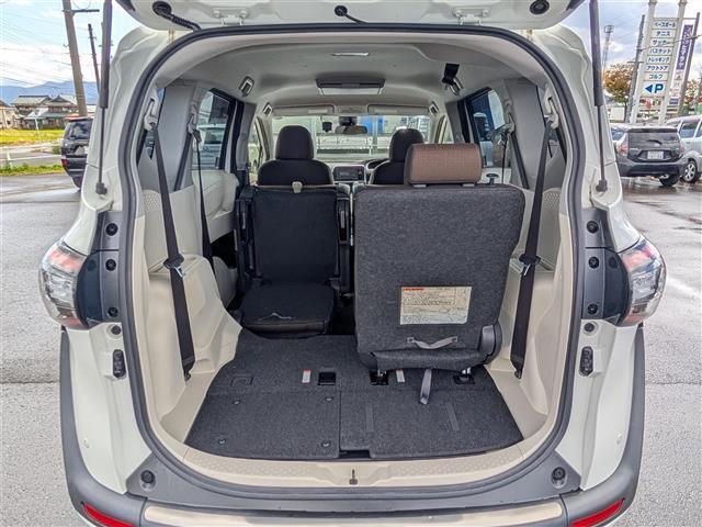 シエンタ ハイブリッドG 純正ナビ ☆CD DVD Bluetooth フルセグ AM FM☆純正12型フリップダウンモニター☆トヨタセーフティセンス☆プリクラッシュセーフティシステム☆レーンディパーチャーアラート(39枚目)