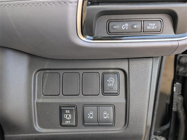 セレナ ハイウェイスターV 社外ナビTV(TV/BT/CD/DVD)/社外11.6インチ後席モニター/全方位/プロパイロット/エマージェンシーブレーキ/クルコン/アイドリング/両側電動/3列シート/純正AW/ETC2.0(9枚目)