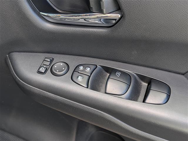 セレナ ハイウェイスターV 社外ナビTV(TV/BT/CD/DVD)/社外11.6インチ後席モニター/全方位/プロパイロット/エマージェンシーブレーキ/クルコン/アイドリング/両側電動/3列シート/純正AW/ETC2.0(22枚目)