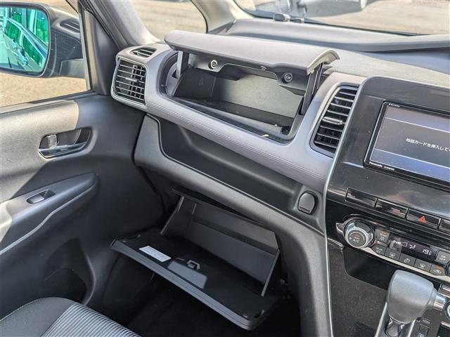 セレナ ハイウェイスターV 社外ナビTV(TV/BT/CD/DVD)/社外11.6インチ後席モニター/全方位/プロパイロット/エマージェンシーブレーキ/クルコン/アイドリング/両側電動/3列シート/純正AW/ETC2.0(32枚目)