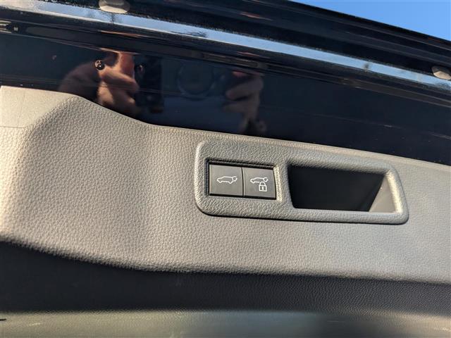 ハリアー Z レザーパッケージ 純正ディスプレイオーディオ/AM/FM/フルセグ/BT/USB/AUX/Miracast/全方位カメラ/JBLプレミアムサウンドシステム/トヨタセーフティセンス/BSM(10枚目)