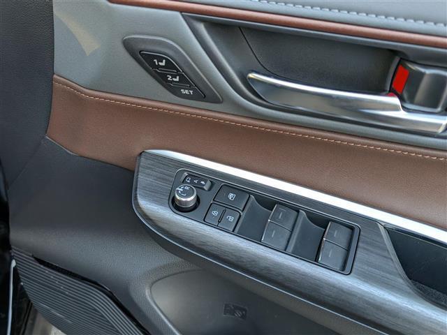 ハリアー Z レザーパッケージ 純正ディスプレイオーディオ/AM/FM/フルセグ/BT/USB/AUX/Miracast/全方位カメラ/JBLプレミアムサウンドシステム/トヨタセーフティセンス/BSM(22枚目)