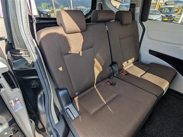 シエンタ ハイブリッドG 純正SDナビ/AM/FM/フルセグ/BT/バックカメラ/両側パワースライドドア/衝突被害軽減システム/アイドリングストップ/レーンキープアシスト/横滑り防止装置/盗難防止装置(11枚目)