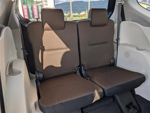 シエンタ ハイブリッドG 純正SDナビ/AM/FM/フルセグ/BT/バックカメラ/両側パワースライドドア/衝突被害軽減システム/アイドリングストップ/レーンキープアシスト/横滑り防止装置/盗難防止装置(12枚目)