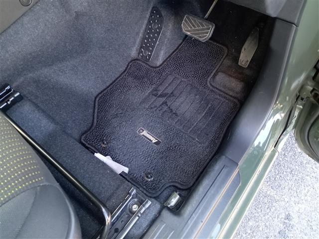 ジムニー XC 4WD/純正メモリナビ/AM/FM/フルセグ/BT/USB/AUX/iPod/衝突被害軽減システム/クルーズコントロール/レーンキープアシスト/横滑り防止装置/盗難防止装置/前方ドラレコ(25枚目)