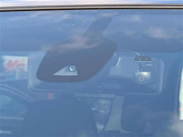 セレナ ハイウェイスターV 純正10インチナビ/AM/FM/フルセグ/BT/CD/DVD/全方位カメラ/両側パワースライドドア/11インチフリップダウンモニター/プロパイロット/踏み間違い衝突防止アシスト(4枚目)