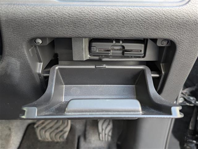 セレナ ハイウェイスターV 純正10インチナビ/AM/FM/フルセグ/BT/CD/DVD/全方位カメラ/両側パワースライドドア/11インチフリップダウンモニター/プロパイロット/踏み間違い衝突防止アシスト(5枚目)