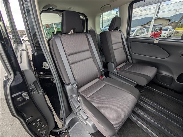 セレナ ハイウェイスターV 純正10インチナビ/AM/FM/フルセグ/BT/CD/DVD/全方位カメラ/両側パワースライドドア/11インチフリップダウンモニター/プロパイロット/踏み間違い衝突防止アシスト(8枚目)