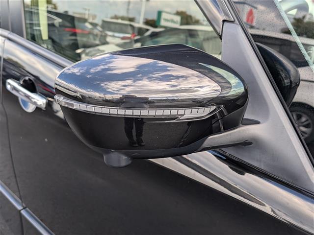 セレナ ハイウェイスターV 純正10インチナビ/AM/FM/フルセグ/BT/CD/DVD/全方位カメラ/両側パワースライドドア/11インチフリップダウンモニター/プロパイロット/踏み間違い衝突防止アシスト(11枚目)