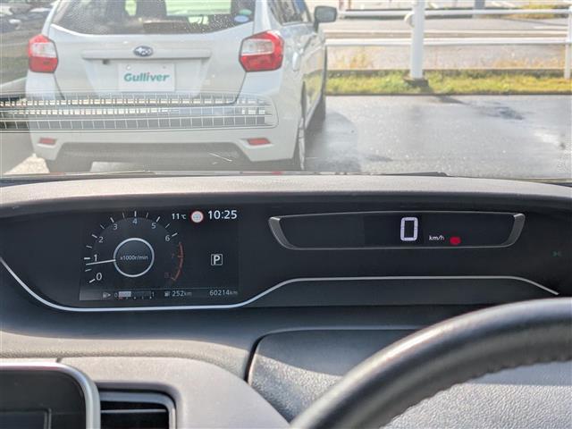 セレナ ハイウェイスターV 純正10インチナビ/AM/FM/フルセグ/BT/CD/DVD/全方位カメラ/両側パワースライドドア/11インチフリップダウンモニター/プロパイロット/踏み間違い衝突防止アシスト(18枚目)