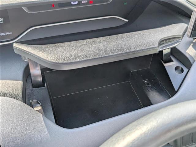 セレナ ハイウェイスターV 純正10インチナビ/AM/FM/フルセグ/BT/CD/DVD/全方位カメラ/両側パワースライドドア/11インチフリップダウンモニター/プロパイロット/踏み間違い衝突防止アシスト(20枚目)