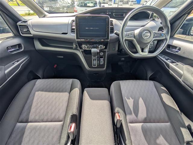 セレナ ハイウェイスターV 純正10インチナビ/AM/FM/フルセグ/BT/CD/DVD/全方位カメラ/両側パワースライドドア/11インチフリップダウンモニター/プロパイロット/踏み間違い衝突防止アシスト(42枚目)