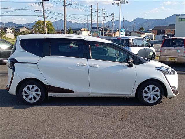 シエンタ G 純正SDナビ(NSZT-W64)/フルセグTV/CD/DVD/Bluetooth/バックカメラ/両側パワースライドドア/ETC/ドライブレコーダー/ライトレベライザー/電動格納ウィンカーミラー(15枚目)