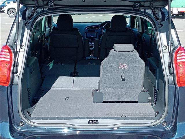 5008 プレミアム 社外SDナビ(CN-R300D)/フルセグTV/CD/DVD/Bluetooth/バックカメラ/横滑り防止/コーナーセンサー/サイド・カーテンエアバッグ/ETC/オートライト/純正16インチAW(35枚目)