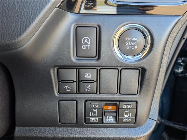 ヴォクシー ZS 煌III 純正SDナビ/AM/FM/ワンセグ/BT/CD/AUX/バックカメラ/両側パワースライドドア/トヨタセーフティセンス/クルーズコントロール/前後コーナーセンサー/レーンキープアシスト(8枚目)