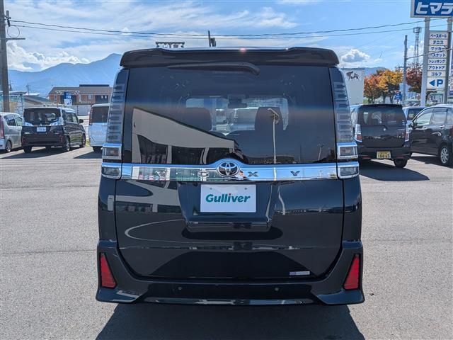 ヴォクシー ZS 煌III 純正SDナビ/AM/FM/ワンセグ/BT/CD/AUX/バックカメラ/両側パワースライドドア/トヨタセーフティセンス/クルーズコントロール/前後コーナーセンサー/レーンキープアシスト(18枚目)