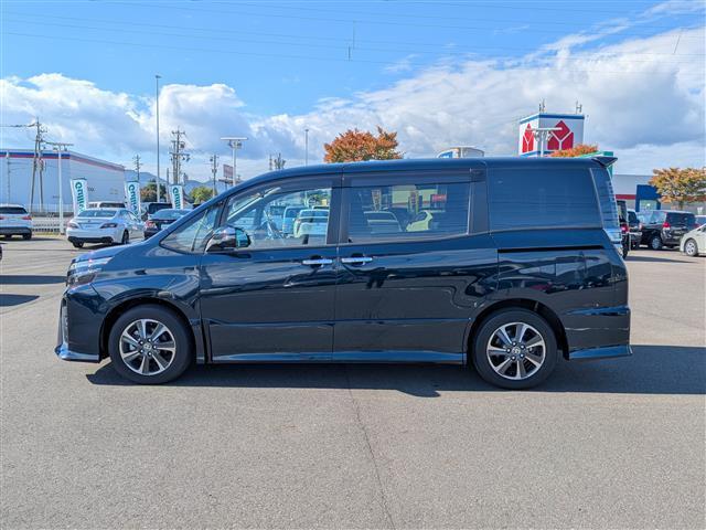 ヴォクシー ZS 煌III 純正SDナビ/AM/FM/ワンセグ/BT/CD/AUX/バックカメラ/両側パワースライドドア/トヨタセーフティセンス/クルーズコントロール/前後コーナーセンサー/レーンキープアシスト(20枚目)