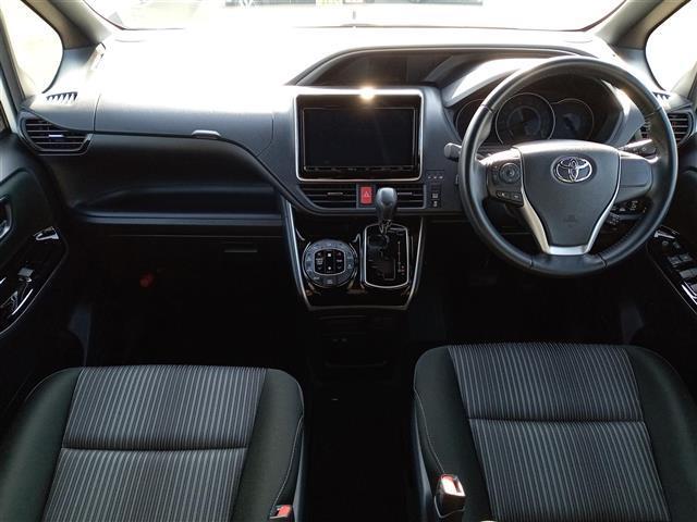 ヴォクシー ＺＳ　煌ＩＩ　純正９型ナビ／純正１２型後部モニター／フルセグ／Ｂｌｕｅｔｏｏｔｈ／バックカメラ／両側パワースライドドア／衝突防止／先行車発進告知／パーキングサポートブレーキ／クリアランスソナー／レーンキープアシスト（2枚目）