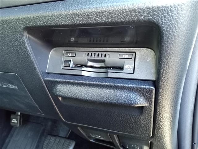 ヴォクシー ＺＳ　煌ＩＩ　純正９型ナビ／純正１２型後部モニター／フルセグ／Ｂｌｕｅｔｏｏｔｈ／バックカメラ／両側パワースライドドア／衝突防止／先行車発進告知／パーキングサポートブレーキ／クリアランスソナー／レーンキープアシスト（7枚目）