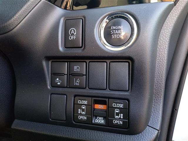 ヴォクシー ＺＳ　煌ＩＩ　純正９型ナビ／純正１２型後部モニター／フルセグ／Ｂｌｕｅｔｏｏｔｈ／バックカメラ／両側パワースライドドア／衝突防止／先行車発進告知／パーキングサポートブレーキ／クリアランスソナー／レーンキープアシスト（8枚目）