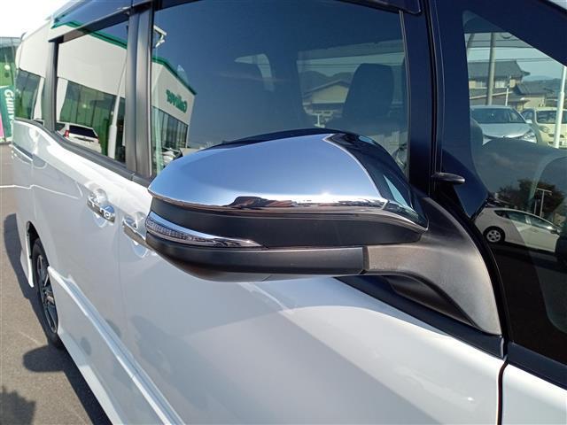 ヴォクシー ＺＳ　煌ＩＩ　純正９型ナビ／純正１２型後部モニター／フルセグ／Ｂｌｕｅｔｏｏｔｈ／バックカメラ／両側パワースライドドア／衝突防止／先行車発進告知／パーキングサポートブレーキ／クリアランスソナー／レーンキープアシスト（15枚目）