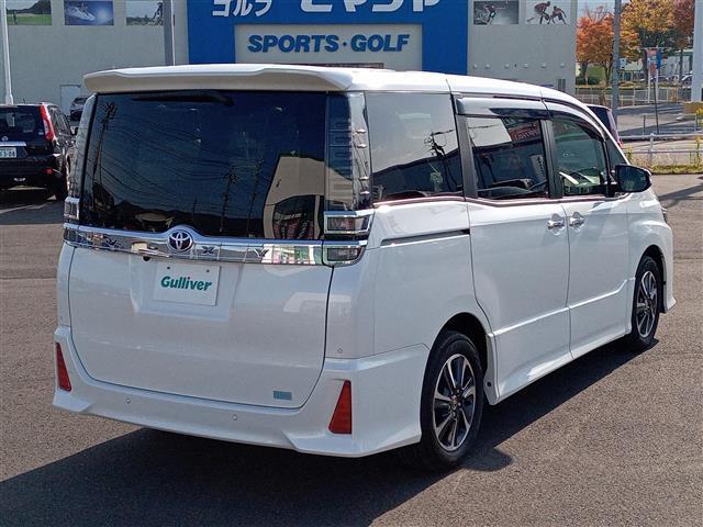 ヴォクシー ＺＳ　煌ＩＩ　純正９型ナビ／純正１２型後部モニター／フルセグ／Ｂｌｕｅｔｏｏｔｈ／バックカメラ／両側パワースライドドア／衝突防止／先行車発進告知／パーキングサポートブレーキ／クリアランスソナー／レーンキープアシスト（42枚目）