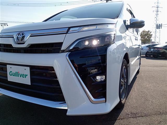 ヴォクシー ＺＳ　煌ＩＩ　純正９型ナビ／純正１２型後部モニター／フルセグ／Ｂｌｕｅｔｏｏｔｈ／バックカメラ／両側パワースライドドア／衝突防止／先行車発進告知／パーキングサポートブレーキ／クリアランスソナー／レーンキープアシスト（43枚目）