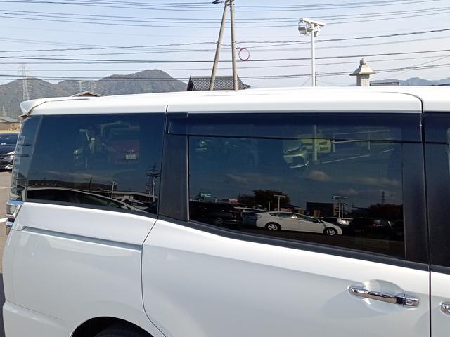 ヴォクシー ＺＳ　煌ＩＩ　純正９型ナビ／純正１２型後部モニター／フルセグ／Ｂｌｕｅｔｏｏｔｈ／バックカメラ／両側パワースライドドア／衝突防止／先行車発進告知／パーキングサポートブレーキ／クリアランスソナー／レーンキープアシスト（50枚目）