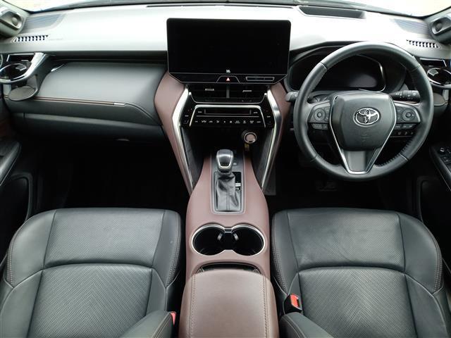 ハリアー Ｚ　レザーパッケージ　４ＷＤ／ガラスルーフ／純正１２．３型ナビ／フルセグ／Ｂｌｕｅｔｏｏｔｈ／全方位カメラ／ＪＢＬサウンド／衝突防止／置くだけ充電／デジタルインナーミラー／ＥＴＣ２．０／電動リアゲート／前席パワーシート（2枚目）