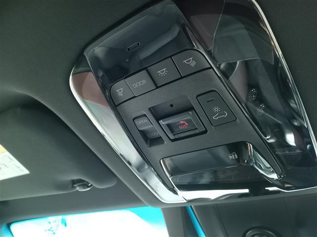 ハリアー Ｚ　レザーパッケージ　４ＷＤ／ガラスルーフ／純正１２．３型ナビ／フルセグ／Ｂｌｕｅｔｏｏｔｈ／全方位カメラ／ＪＢＬサウンド／衝突防止／置くだけ充電／デジタルインナーミラー／ＥＴＣ２．０／電動リアゲート／前席パワーシート（8枚目）