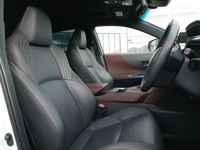 ハリアー Ｚ　レザーパッケージ　４ＷＤ／ガラスルーフ／純正１２．３型ナビ／フルセグ／Ｂｌｕｅｔｏｏｔｈ／全方位カメラ／ＪＢＬサウンド／衝突防止／置くだけ充電／デジタルインナーミラー／ＥＴＣ２．０／電動リアゲート／前席パワーシート（11枚目）