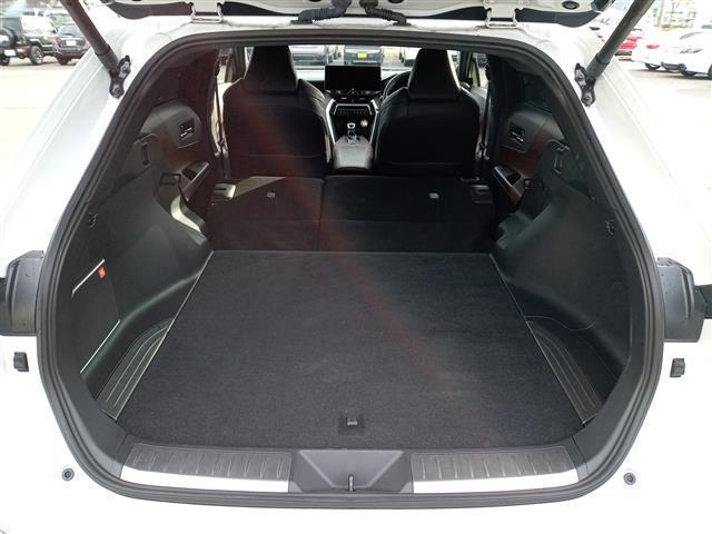 ハリアー Ｚ　レザーパッケージ　４ＷＤ／ガラスルーフ／純正１２．３型ナビ／フルセグ／Ｂｌｕｅｔｏｏｔｈ／全方位カメラ／ＪＢＬサウンド／衝突防止／置くだけ充電／デジタルインナーミラー／ＥＴＣ２．０／電動リアゲート／前席パワーシート（13枚目）