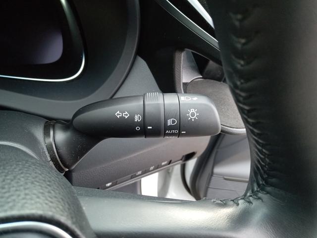 ハリアー Ｚ　レザーパッケージ　４ＷＤ／ガラスルーフ／純正１２．３型ナビ／フルセグ／Ｂｌｕｅｔｏｏｔｈ／全方位カメラ／ＪＢＬサウンド／衝突防止／置くだけ充電／デジタルインナーミラー／ＥＴＣ２．０／電動リアゲート／前席パワーシート（24枚目）