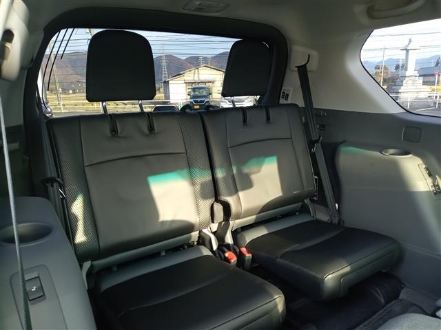 ランドクルーザープラド ＴＸ　Ｌパッケージ　４ＷＤ／社外ＨＤＤナビ／ワンセグＴＶ／ＣＤ／ＤＶＤ／Ｂｌｕｅｔｏｏｔｈ／バックカメラ／電動格納サードシート／クルーズコントロール／前後コーナーセンサー／前席シートヒーター／前席パワーシート（8枚目）