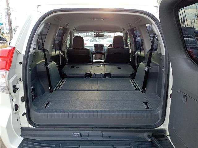 ランドクルーザープラド ＴＸ　Ｌパッケージ　４ＷＤ／社外ＨＤＤナビ／ワンセグＴＶ／ＣＤ／ＤＶＤ／Ｂｌｕｅｔｏｏｔｈ／バックカメラ／電動格納サードシート／クルーズコントロール／前後コーナーセンサー／前席シートヒーター／前席パワーシート（9枚目）
