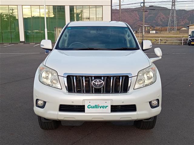 ランドクルーザープラド ＴＸ　Ｌパッケージ　４ＷＤ／社外ＨＤＤナビ／ワンセグＴＶ／ＣＤ／ＤＶＤ／Ｂｌｕｅｔｏｏｔｈ／バックカメラ／電動格納サードシート／クルーズコントロール／前後コーナーセンサー／前席シートヒーター／前席パワーシート（13枚目）