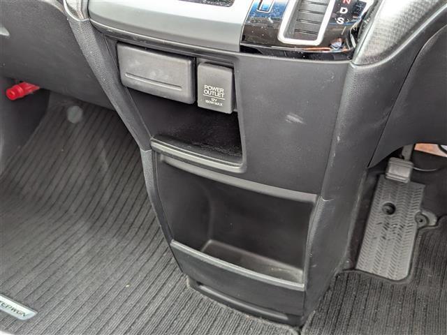 ステップワゴンスパーダ スパーダ　ホンダセンシング　ホンダディーラーオプションナビ／ＡＭ／ＦＭ／フルセグ／ＢＴ／ＣＤ／ＤＶＤ／ＵＳＢ／ｉＰｏｄ／ＡＵＸ／ＡｐｐｅｌＣａｒＰｌａｙ／バックカメラ／両側パワースライドドア／アダプティブクルーズコントロール（31枚目）