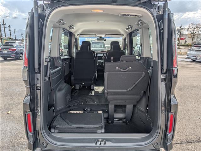 ステップワゴンスパーダ スパーダ　ホンダセンシング　ホンダディーラーオプションナビ／ＡＭ／ＦＭ／フルセグ／ＢＴ／ＣＤ／ＤＶＤ／ＵＳＢ／ｉＰｏｄ／ＡＵＸ／ＡｐｐｅｌＣａｒＰｌａｙ／バックカメラ／両側パワースライドドア／アダプティブクルーズコントロール（39枚目）