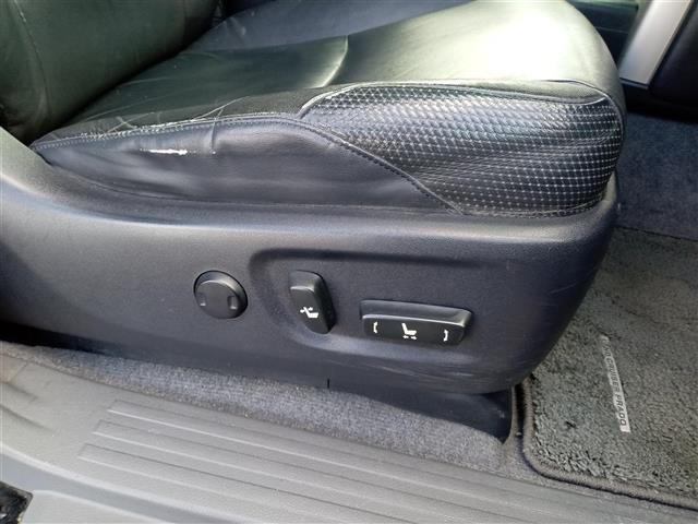 ランドクルーザープラド ＴＸ　Ｌパッケージ　４ＷＤ／純正ＳＤナビ／バックカメラ／横滑り防止装置／マルチテレインセレクト／クルーズコントロール／前席パワーシート／前席シートヒーター／ＥＴＣ／純正フロアマット／電動格納サードシート（9枚目）